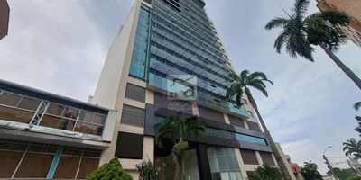 cod 4059 se arrienda oficina en bucaramanga, pisos en ceramica, techo en cielo razo, 39 mts, citofono, vigilancia, parqueadero, valor admon ($537.500) a la fecha, pendiente definir con la administracion del conjunto.