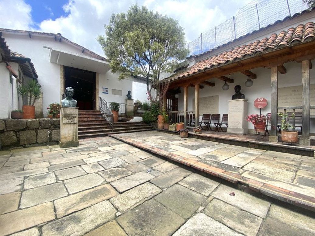Casa de 1 alcoba en venta en Centro Administrativo, Bogotá, 948 m² · foto 9 de 20
