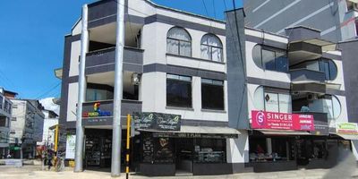 Oficina en venta, Bucaramanga, Centro, Área construida: 19 mts, 1 baño y Parqueadero, Código inmobiliaria: 36815, para mayor información y revisar toda nuestra oferta visita nuestra pagina web: estebanrios.com o comuníquese a nuestro PBX: (607) 635 2877