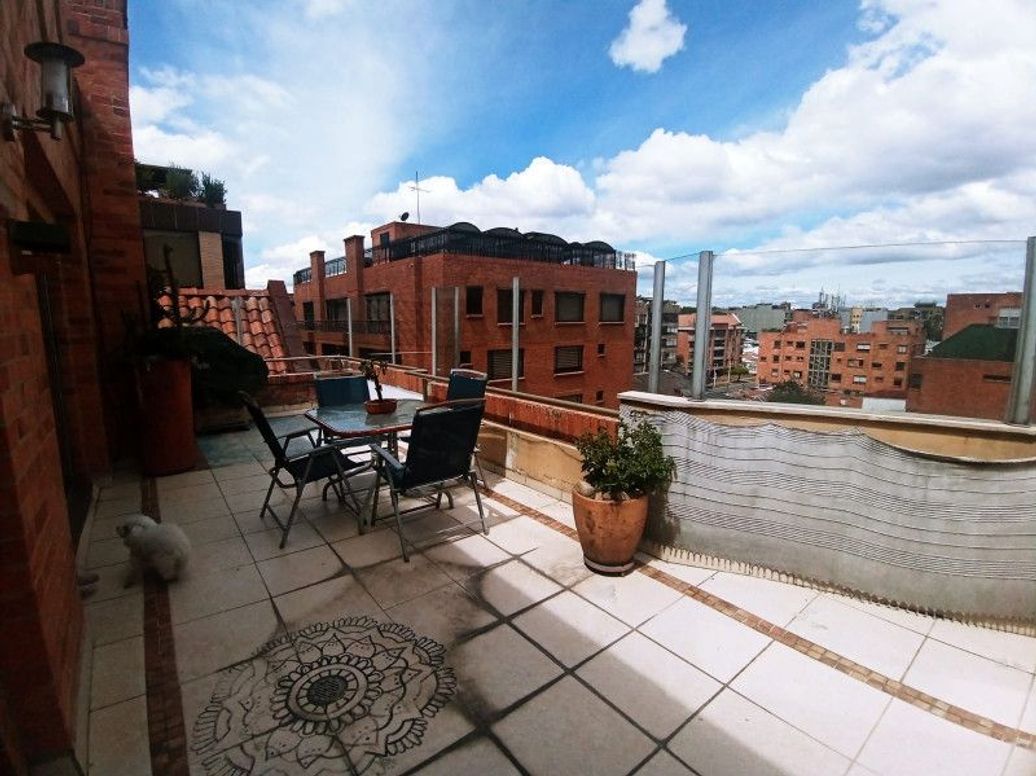 Apartamento de 3 alcobas en venta en Santa Barbara Occidental, Bogotá, 359 m² · foto 16 de 17