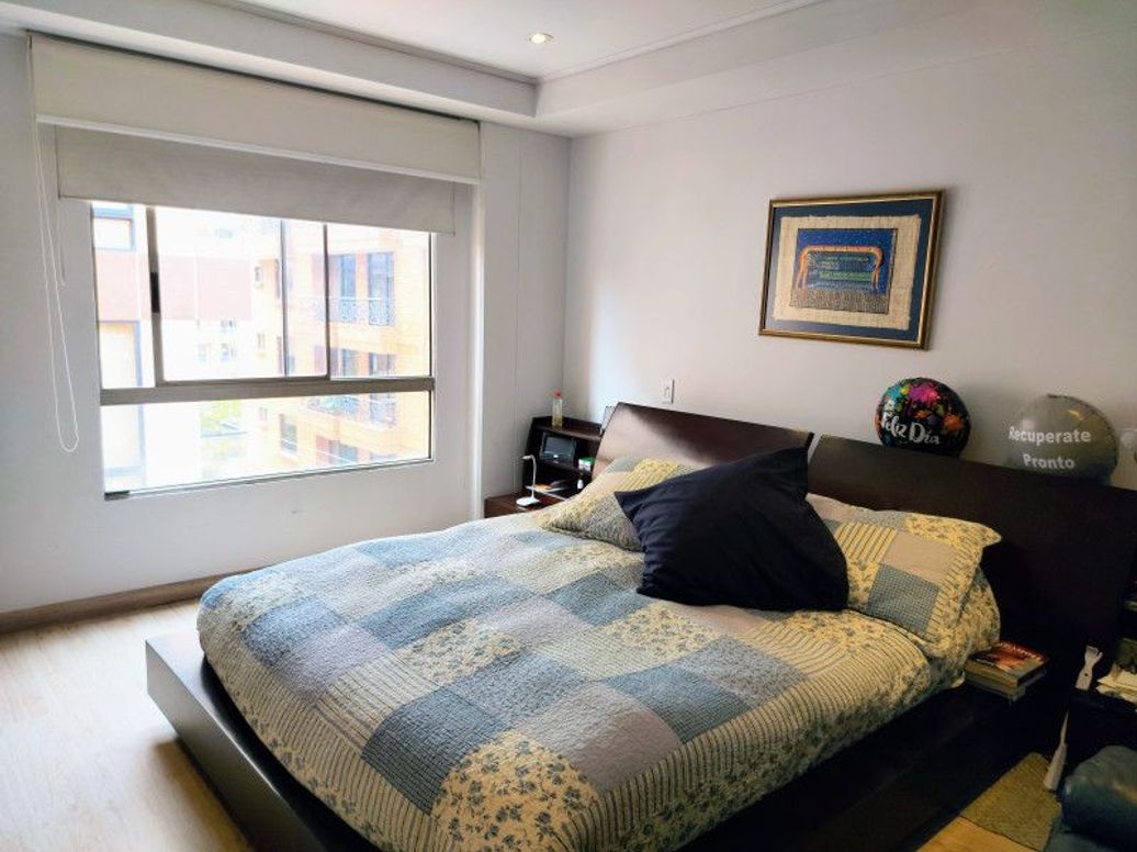 Apartamento de 3 alcobas en venta en Santa Barbara Occidental, Bogotá, 359 m² · foto 3 de 17