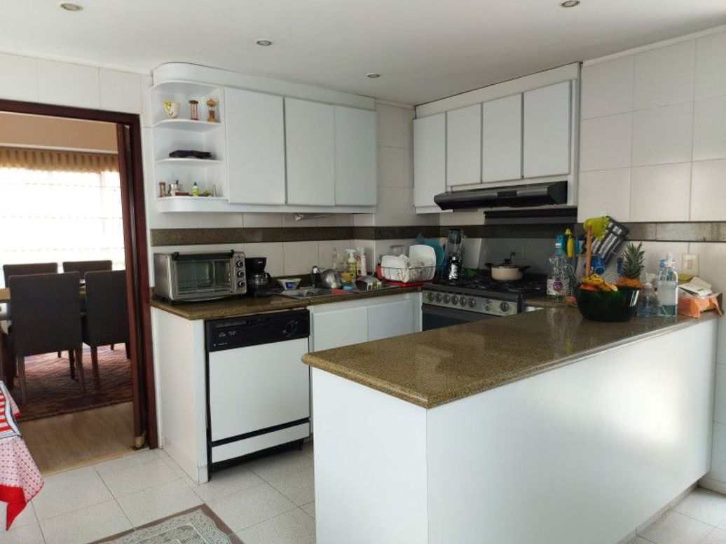 Apartamento de 3 alcobas en venta en Santa Barbara Occidental, Bogotá, 359 m² · foto 2 de 17