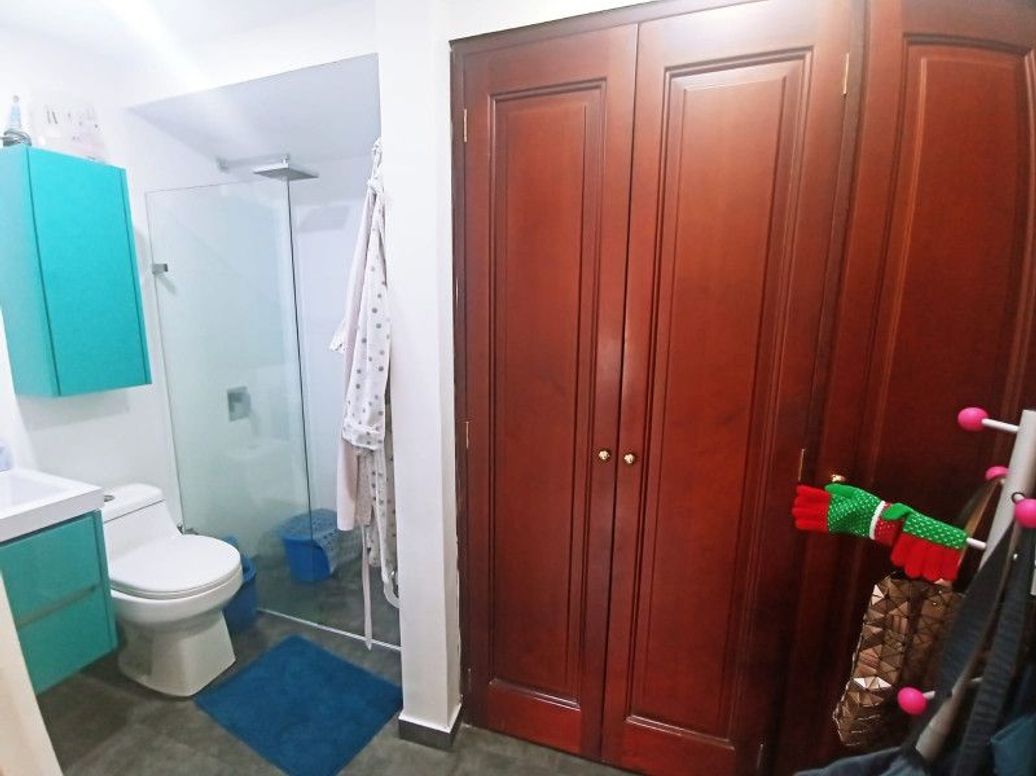 Apartamento de 3 alcobas en venta en Santa Barbara Occidental, Bogotá, 359 m² · foto 11 de 17