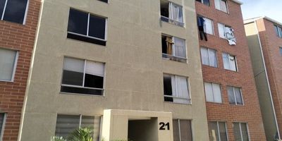 vendo apartamento en conjunto puerto armónica soledad atlántico piso 2 zona residencial Valor$160.000.000 , dos habitaciones un baño sala comedor ,estudio, cocina área de labores lado sombra  con acceso a vías principales pavimentadas  con rutas de buses  parques zonas verdes, cerca a hospitales, centros comerciales carnaval, Allegra, plaza del Sol, Makro, Sao Simón Bolívar  colegios, cerca a la Alcaldía, parque Muvdi , restaurantes droguerías, salida a la calle 30   cerca del aeropuerto , zona de proyección de valorización, en el municipio de soledad, conjunto con portería  única 7/24  parqueadero comunal  pero existe uno por apartamento, con zonas verdes internas, parque infantil, cancha de micro futbol , dos salones comunales.