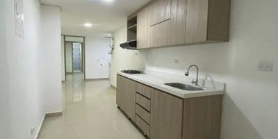 Apartamento primer piso de 75m2 , 3 alcobas, 2 vestier, 2 baños  , cocina semi integral, red de gas, calentador a gas,sala comedor, zona de ropas e instalación de lavadora.