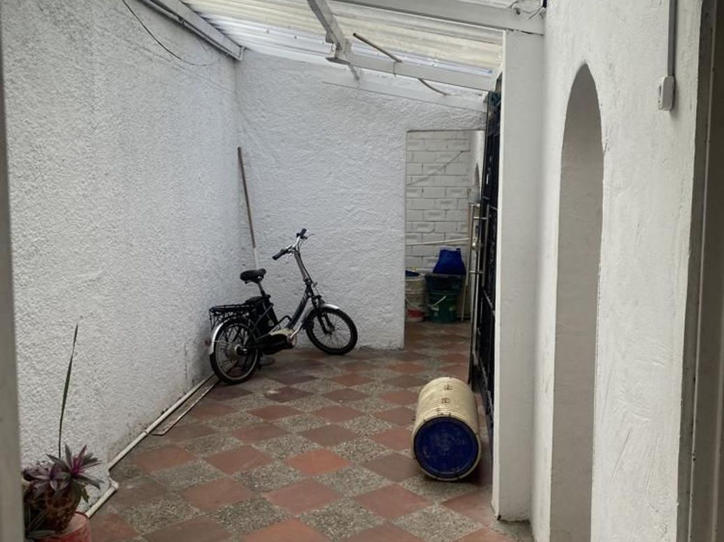 Casa de 5 alcobas en venta en Villa Luz, Bogotá, 220 m² · foto 2 de 10