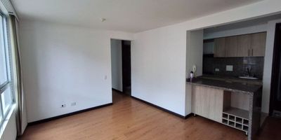 Descubre la comodidad y elegancia en este apartamento en arriendo. Con 3 habitaciones y 2 baños, este espacio de 57 metros cuadrados ofrece un ambiente acogedor y funcional. Su precio de $1,126,800 lo convierte en una excelente opción para quienes buscan calidad y buen gusto. ¡No pierdas la oportunidad de hacer de este lugar tu nuevo hogar!