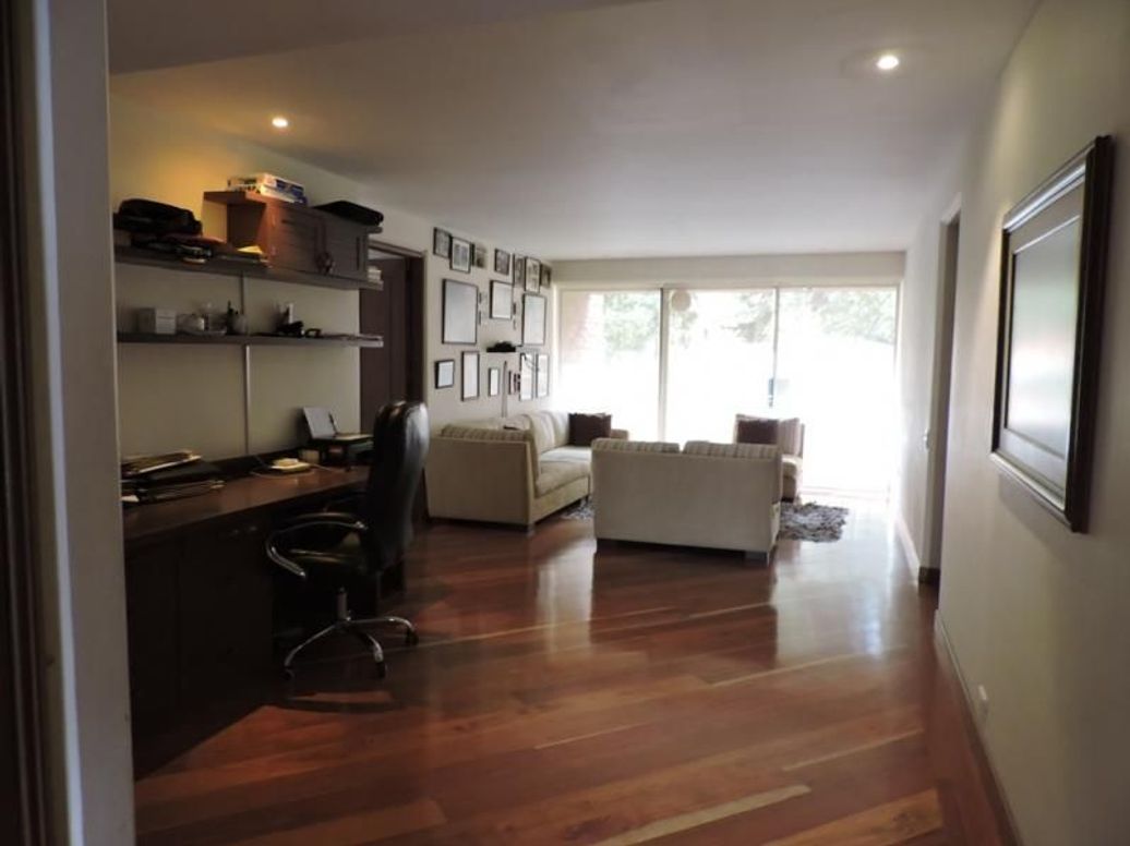Apartamento de 3 alcobas en venta en El Refugio, Bogotá, 338 m² · foto 17 de 20