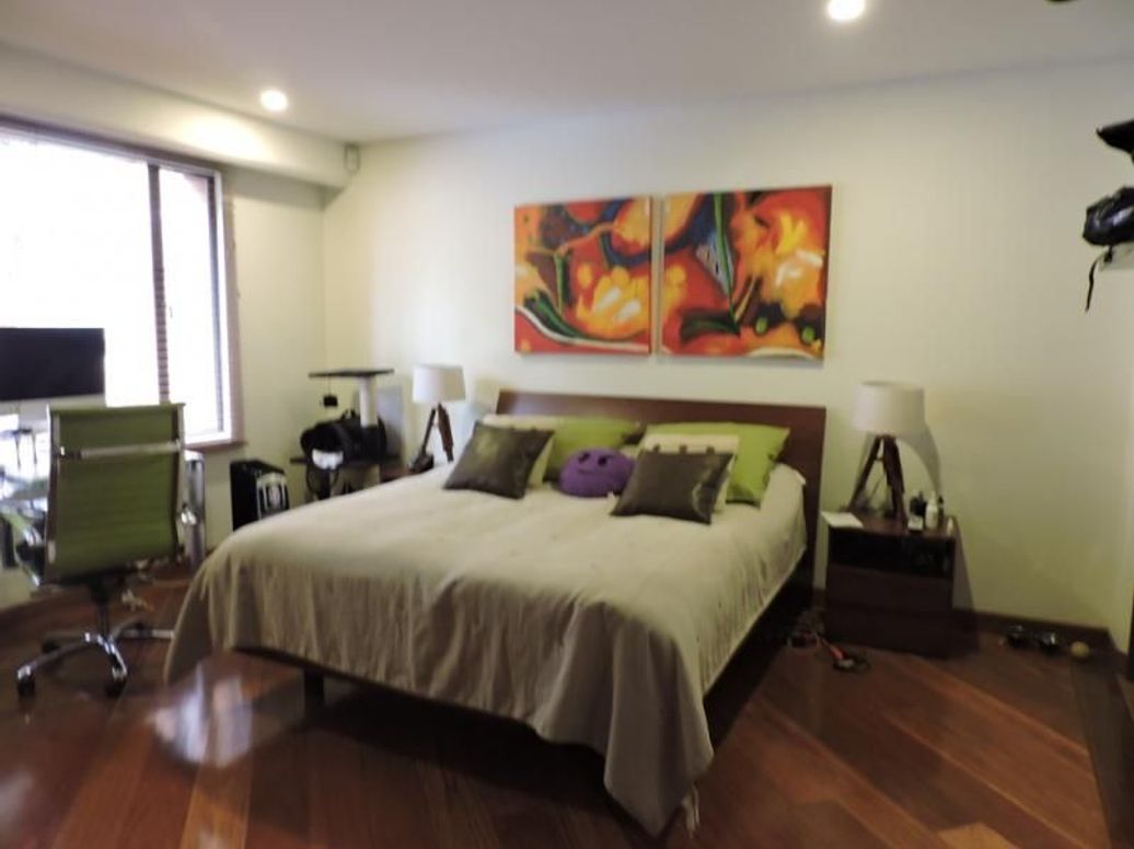 Apartamento de 3 alcobas en venta en El Refugio, Bogotá, 338 m² · foto 13 de 20