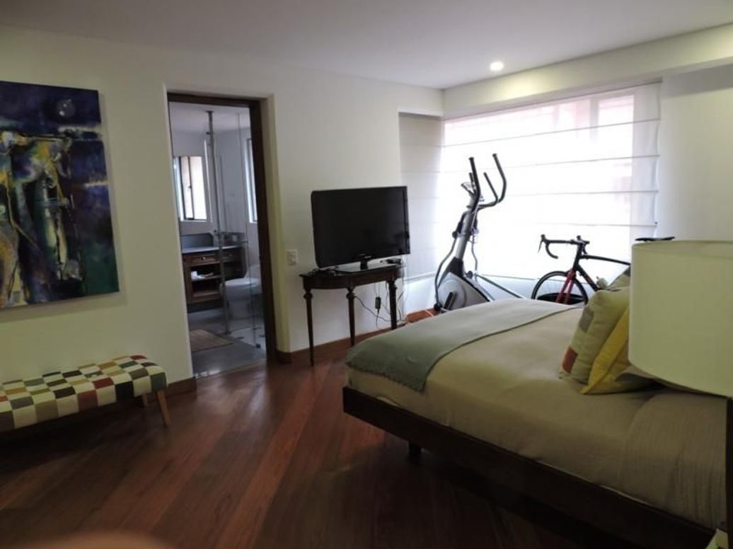 Apartamento de 3 alcobas en venta en El Refugio, Bogotá, 338 m² · foto 4 de 20