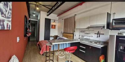 [ARR] ID HOUM: 158141

Entérate de todos los beneficios al arrendar con nosotros:
    • Asistencia e intermediación con el propietario
    • Firma tu contrato online
    • Arrienda sin burocracia, sin papeleos ni notarías

Departamento en arriendo, ubicado en el barrio Chapinero Sur Occidental, con una superficie construida de 22.00 m² y superficie total de 22.00  m². 

Sus principales características son:

    • Amoblado
    • 1 dormitorio
    • 1 baño
    • Admite mascotas
    • Año de construcción: 2012
            
Además, el inmueble cuenta con las siguientes amenidades:

    • Ascensor
    • Lavandería
    • Zona de asadores

Si arriendas con nosotros, te brindamos asesoría personalizada durante todo el proceso.

Requisitos para arrendar con nosotros:

    • Arrienda sin codeudor*, fácil, rápido y seguro
    • Demuestra un ingreso mensual neto de al menos 2.5 veces el valor del arriendo (los ingresos mensuales se pueden complementar por las personas que vivirán en este inmueble)
    • Completa tu información básica y mándanos tus extractos bancarios o documentos que demuestren tus ingresos
    • No debes tener reportes negativos en centrales de crédito
        

IMPORTANTE:

    • Te invitamos a agendar una visita a esta propiedad
    • Si tienes alguna duda por favor puedes solicitar más información desde los portales como también contactarte directamente con nosotros
    
Más que una inmobiliaria, somos Houm.
*Aplican T&C