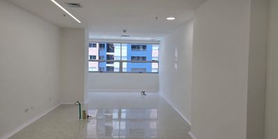 Consultorio Arriendo 42 mts Antioquia MEDELLÍN CIUDAD DEL RIO Código Coninsa:93090