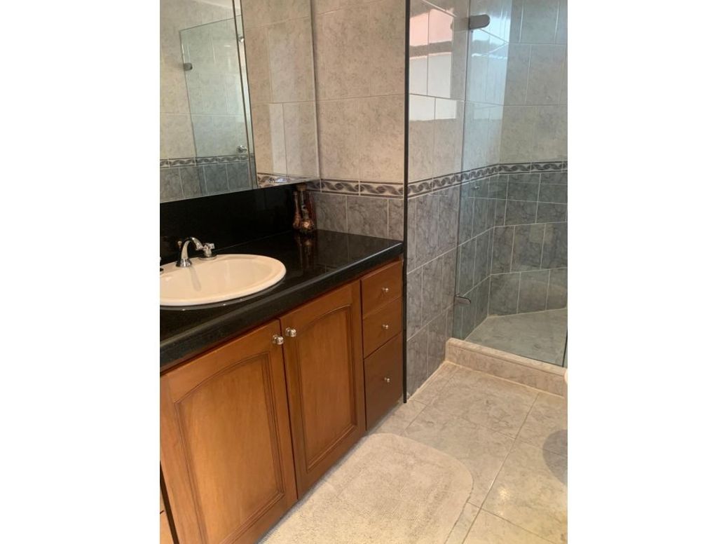 Apartamento de 4 alcobas en venta en Santa Paula, Bogotá, 283 m² · foto 17 de 20