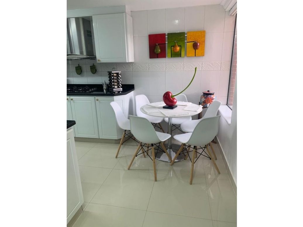 Apartamento de 4 alcobas en venta en Santa Paula, Bogotá, 283 m² · foto 13 de 20