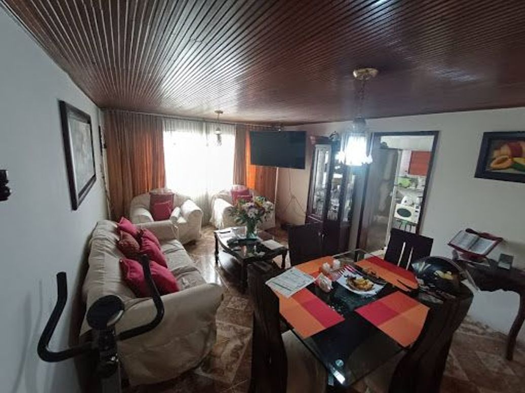 Casa de 6 alcobas en venta en Boita, Bogotá, 160 m² · foto 9 de 20