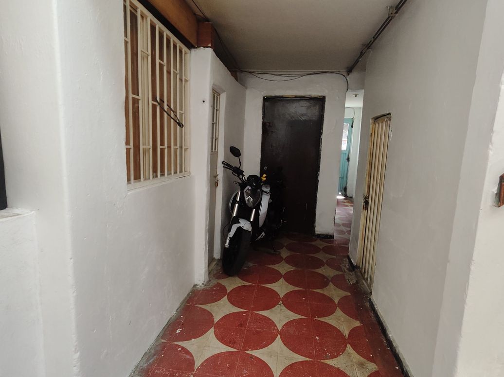 Casa de 6 alcobas en venta en Bellavista Occidental, Bogotá, 133 m² · foto 2 de 20