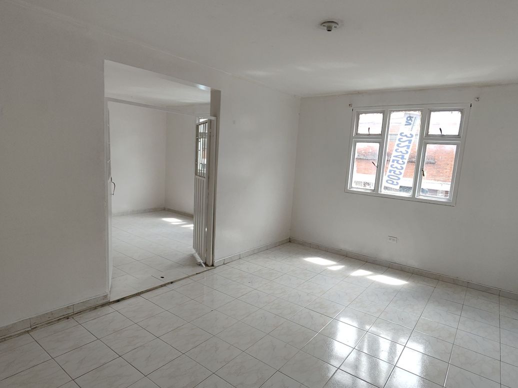 Casa de 6 alcobas en venta en Bellavista Occidental, Bogotá, 133 m² · foto 4 de 20