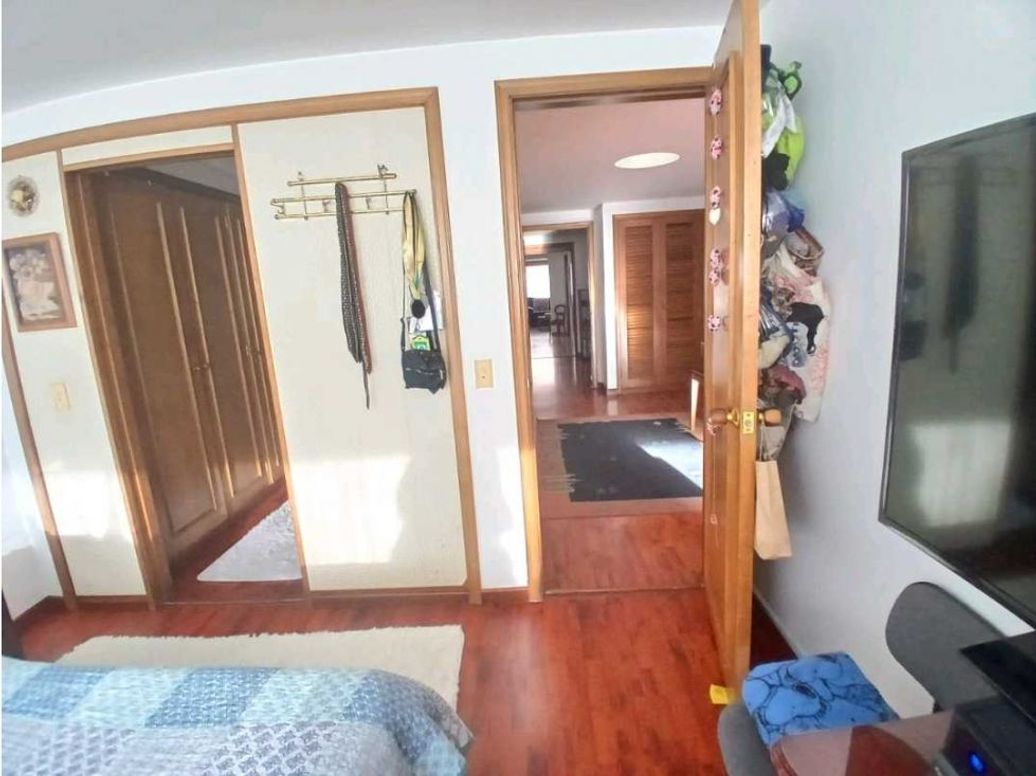 Apartamento de 4 alcobas en venta en Santa Barbara Central, Bogotá, 210 m² · foto 12 de 14