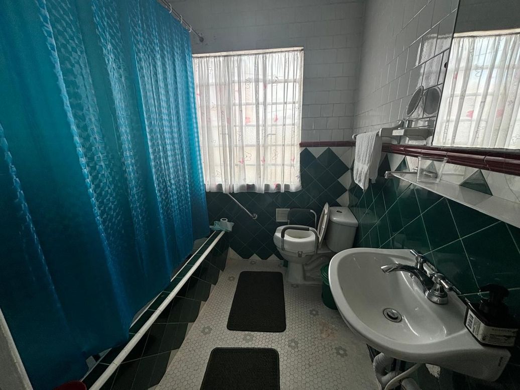 Casa de 5 alcobas en venta en Benjamin Herrera, Bogotá, 177 m² · foto 2 de 12