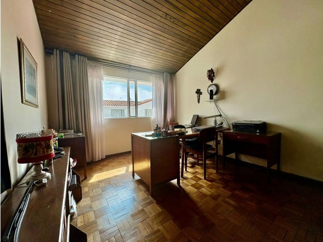 Casa de 4 alcobas en venta en Pontevedra, Bogotá, 250 m² · foto 13 de 17