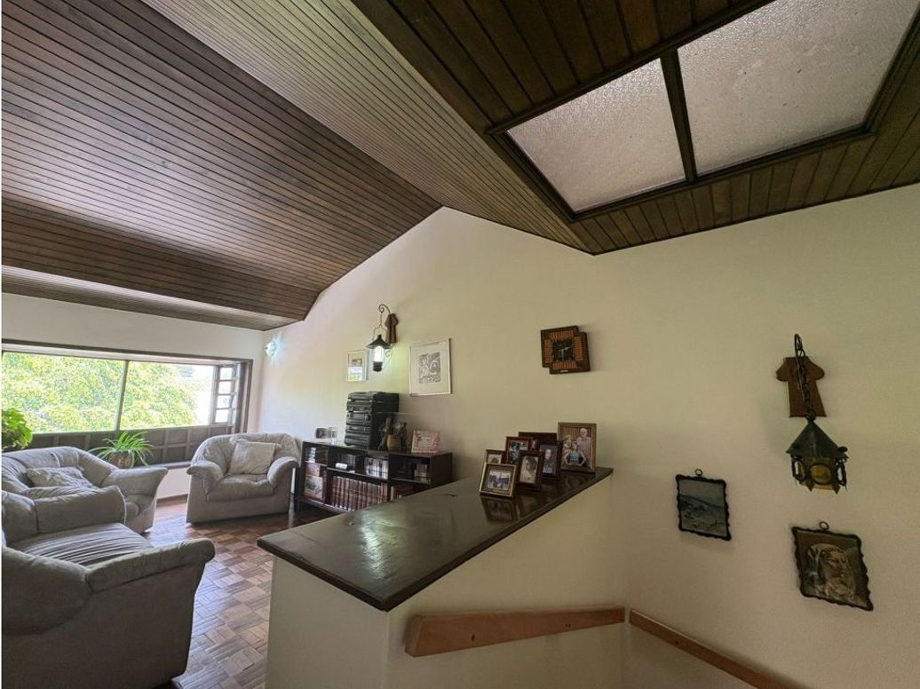 Casa de 4 alcobas en venta en Pontevedra, Bogotá, 250 m² · foto 9 de 17