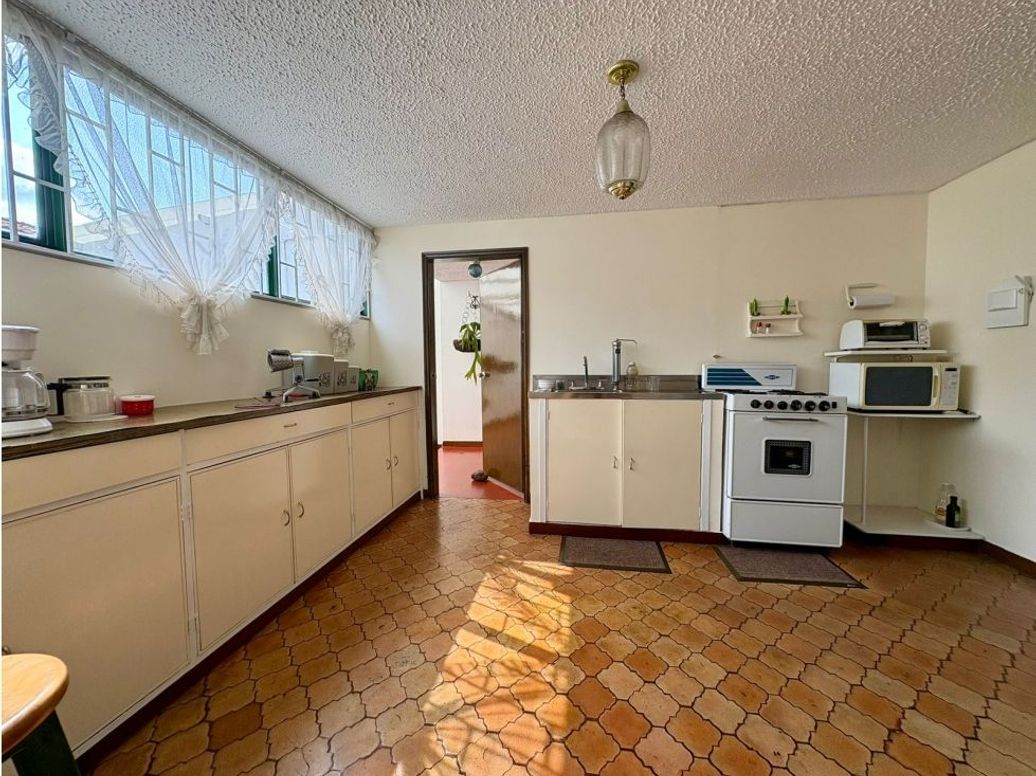 Casa de 4 alcobas en venta en Pontevedra, Bogotá, 250 m² · foto 7 de 17