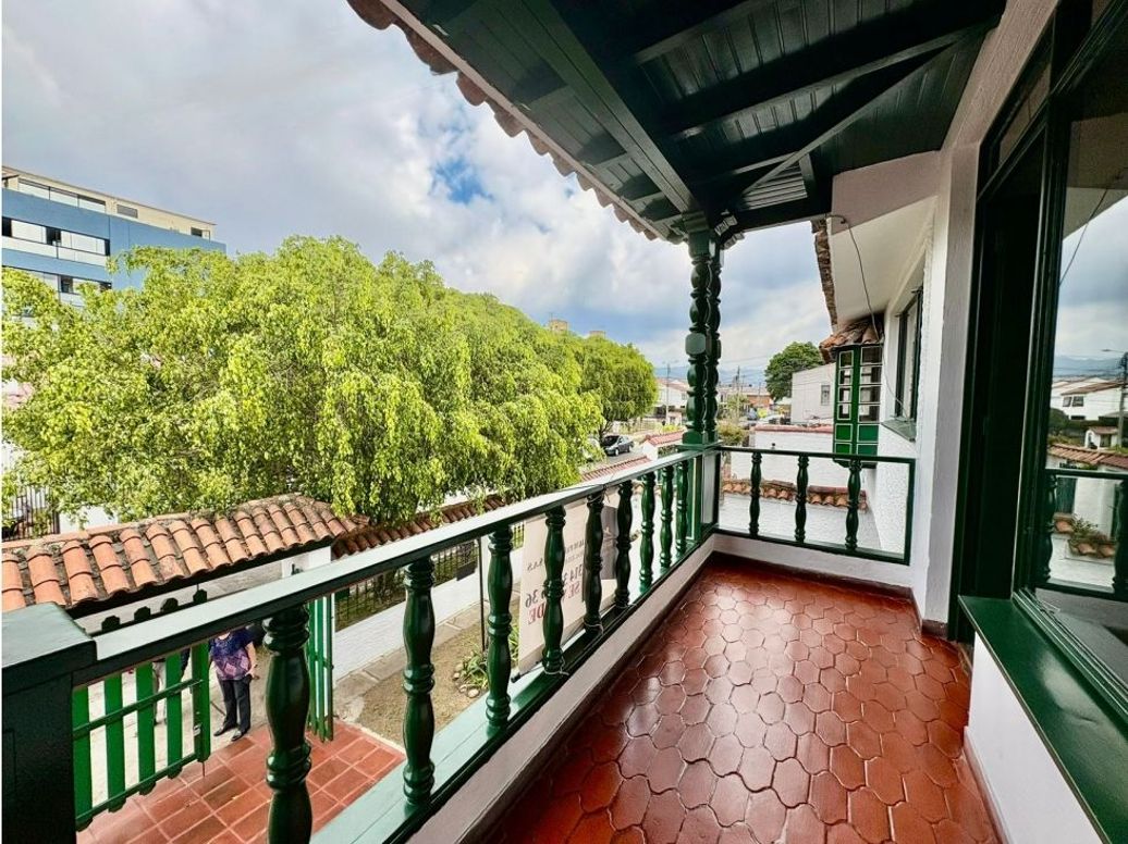 Casa de 4 alcobas en venta en Pontevedra, Bogotá, 250 m² · foto 3 de 17