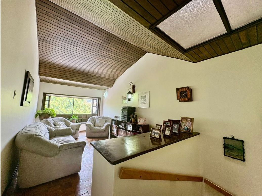 Casa de 4 alcobas en venta en Pontevedra, Bogotá, 250 m² · foto 10 de 17