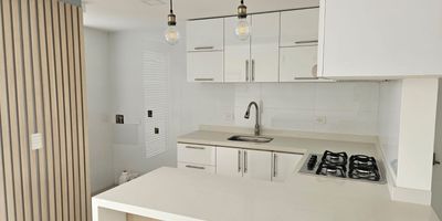 Venta de hermoso apartamento en Ciudad Meléndez - Valle del Lili, zona sur de la ciudad de Cali. Sector de alta valorización.

Es un inmueble con terminaciones e instalaciones modernas, contando con vista privilegiada, Parqueadero comunitario y un área de 65m2