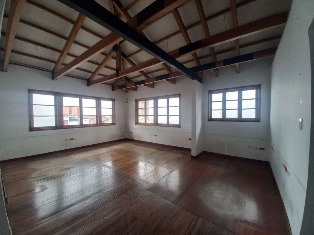Casa de 4 alcobas en venta en Pardo Rubio, Bogotá, 471 m² · foto 3 de 13