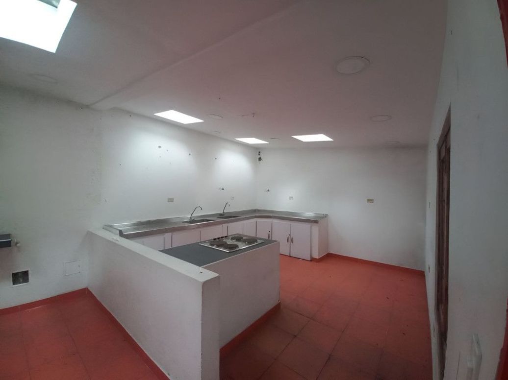 Casa de 4 alcobas en venta en Pardo Rubio, Bogotá, 471 m² · foto 7 de 13