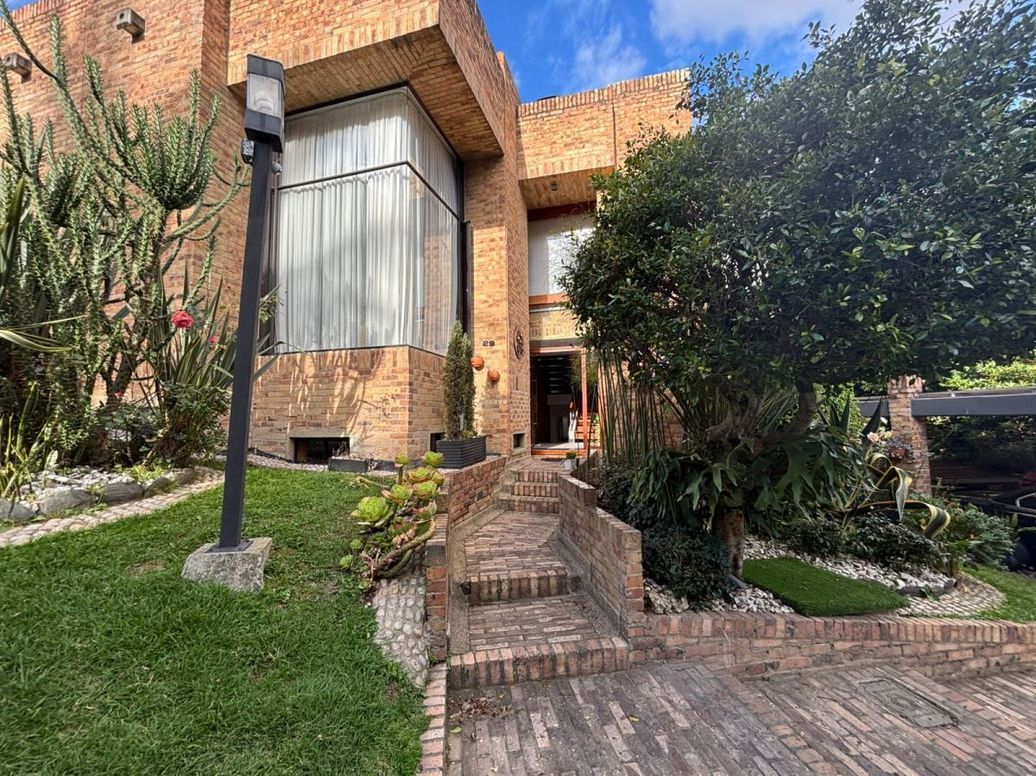 Casa de 4 alcobas en venta en Sotileza, Bogotá, 472 m² · foto 2 de 20