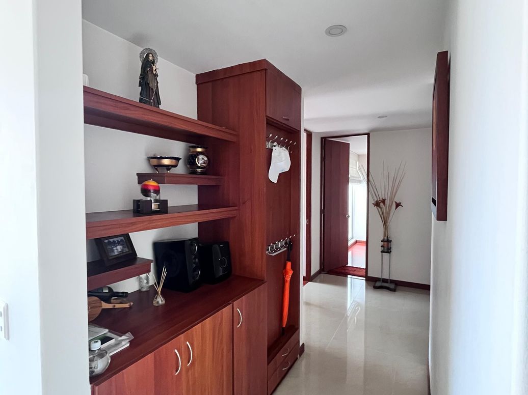 Apartamento de 3 alcobas en venta en Los Cedritos, Bogotá, 114 m² · foto 6 de 17
