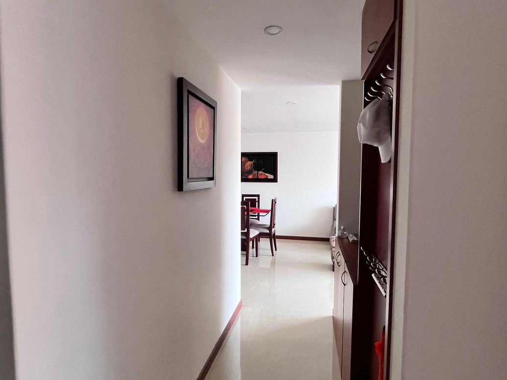 Apartamento de 3 alcobas en venta en Los Cedritos, Bogotá, 114 m² · foto 11 de 17