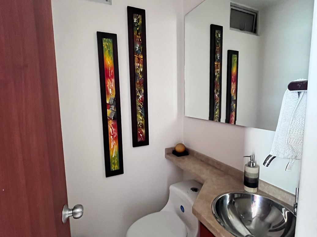 Apartamento de 3 alcobas en venta en Los Cedritos, Bogotá, 114 m² · foto 10 de 17