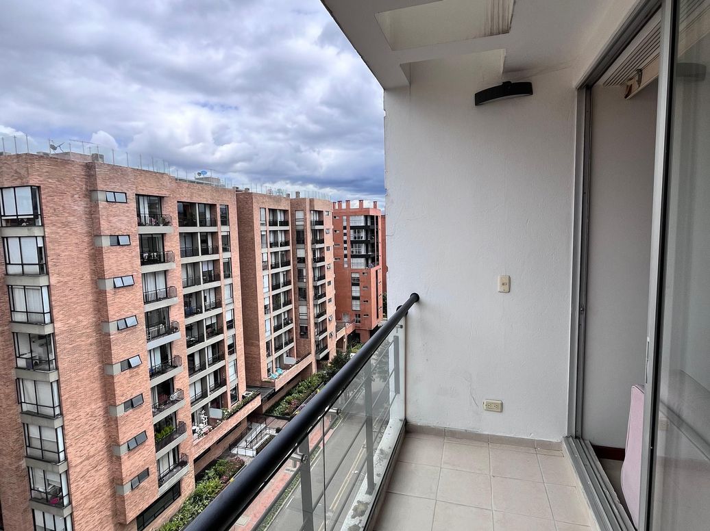 Apartamento de 3 alcobas en venta en Los Cedritos, Bogotá, 114 m² · foto 3 de 17