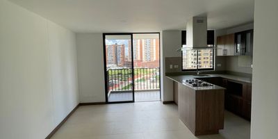 Apartamento de 2 habitaciones + estudio en arriendo en Medieval, San Antonio de Pereira – cityraiz.com – Código: 19689

Vive en un moderno apartamento de 72 m² en el exclusivo sector de Medieval, San Antonio de Pereira. Este inmueble cuenta con 2 habitaciones, un estudio, 2 baños completos, cocina integral abierta, balcón con excelente vista, zona de ropas, parqueadero privado y cuarto útil. Su distribución funcional y el año de construcción reciente (2025) lo convierten en una opción ideal para quienes buscan confort y calidad de vida.

Disfruta de la seguridad de una portería 24 horas y zonas comunes como piscina, salón social, juegos infantiles y zonas verdes pensadas para toda la familia.

¡Agenda tu visita y conoce tu próximo hogar en San Antonio de Pereira!

Puntos de referencia cercanos:

Avenidas principales: Vía San Antonio – La Ceja

Centros comerciales: San Nicolás, Córdoba Plaza

Hospitales y clínicas: Clínica Somer, Hospital San Juan de Dios

Supermercados: Éxito, D1, Ara

Restaurantes: El Rancherito, Frisby, El Corral

Centros educativos: Universidad Católica de Oriente

Bancos: Bancolombia, Banco de Bogotá, Davivienda, BBVA

¡City Raíz busca su tranquilidad! – Código: 19689
Contáctanos por WhatsApp al 310 840 1461 o llamándonos al 604 411 7372
www.cityraiz.com