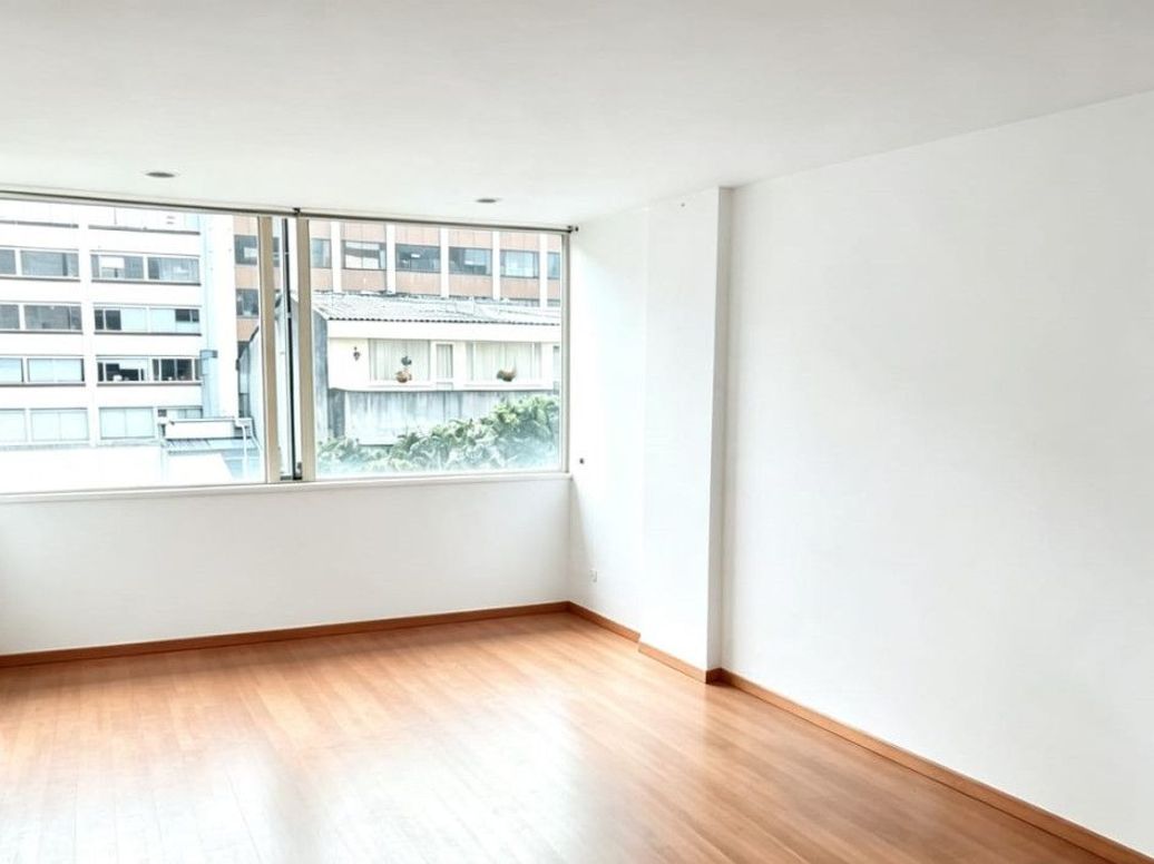 Apartamento de 1 alcoba en venta en Sagrado Corazon, Bogotá, 45 m² · foto 2 de 10