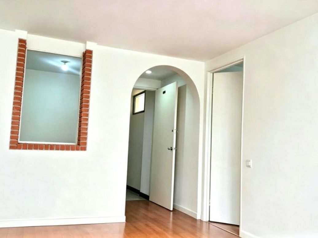 Apartamento de 1 alcoba en venta en Sagrado Corazon, Bogotá, 45 m² · foto 4 de 10