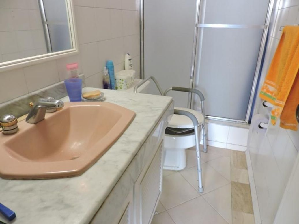 Apartamento de 3 alcobas en venta en Cedro Salazar, Bogotá, 117 m² · foto 5 de 13