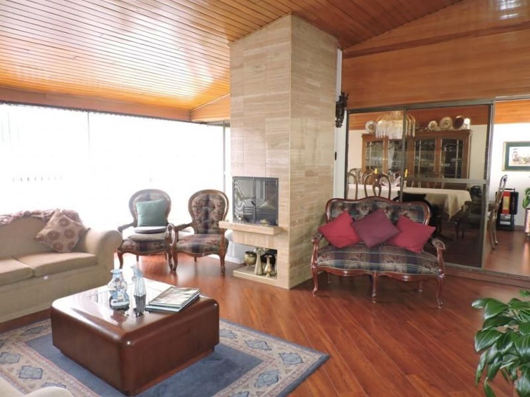 Apartamento de 3 alcobas en venta en Cedro Salazar, Bogotá, 117 m² · foto 2 de 13