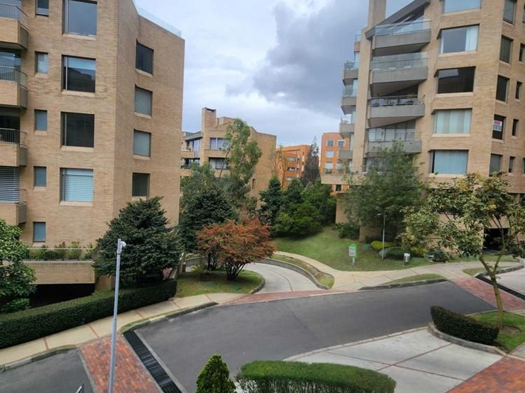 Apartamento de 3 alcobas en venta en Niza Suba, Bogotá, 275 m² · foto 4 de 18