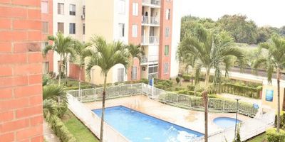 SE VENDE APARTAMENTO UNIDAD CON PISCINA REMODELADO BRISAS DE LA BASE TERCER PISO SIN ASCENSOR PARQUEADERO COMUNITARIO AREA 55.40 METROS TRES HABITACIOES 2 BANOS BALCON CLOSETS LA PRINCIPAL CON BANO CON BALCON VISTA A LA PISCINA EL SOL DA UN RATO PORLA MANANA SIN ASCENSOR