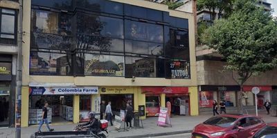 Hermosa oficina de un solo espacio, ambiente tranquilo y profesional ideal para profesionales independientes, consultores o pequeñas empresas, con excelente iluminación natural, ubicación privilegiada cerca de transporte público, Parque Lourdes, zonas comerciales y educativas, el Edificio cuenta con seguridad 24 horas.