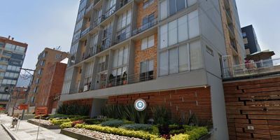 Dúplex de 70,16 metros cuadrados, piso 6 interior, 1 habitación con Wolking closet, 2 baños, sala y comedor, cocina integral tipo americano. 1 Parqueadero cubierto , gimnasio, sauna, zona de lavandería comunal, vigilancia 24 horas.