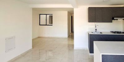 Agradable apartamento ubicado en el sector de Carmen de Viboral, en la Carrera 24, piso 1, tiene un área de 57 metros aproximadamente. El inmueble cuenta con: 2 alcobas, 2 baños cabinados, 2 closets, sala-comedor, cocina integral con red de gas, y piso en cerámica
Los datos de los inmuebles promocionados en la página web están sujetos a cambio y verificación de disponibilidad.