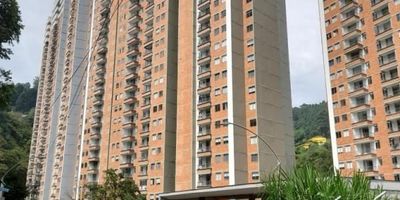 INMUEBLE SUJETO A VERIFICACION DE DISPONIBILIDAD
ESTUFA A GAS, ALACENAS, EXTRACTOR, CALENTADOR A GAS, BAÑOS CABINADOS EN VIDRIO TEMPLADO MAS LAVAMANOS EMPOTRADO  EN MÁRMOL MAS ESPEJOS MAS GABINETES, ILUMINACIÓN LEDS.
ZONA COMÚN. CANCHA.