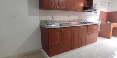 Descubre este encantador apartamento de 3 habitaciones y 1 baño, con una superficie de 90 metros cuadrados en . Su diseño moderno y acogedor te invita a disfrutar de espacios luminosos y bien distribuidos. La ubicación privilegiada te brinda fácil acceso a servicios y comercios, convirtiéndolo en el lugar ideal para tu nueva vida. ¡No pierdas la oportunidad de hacer de este lugar tu hogar!