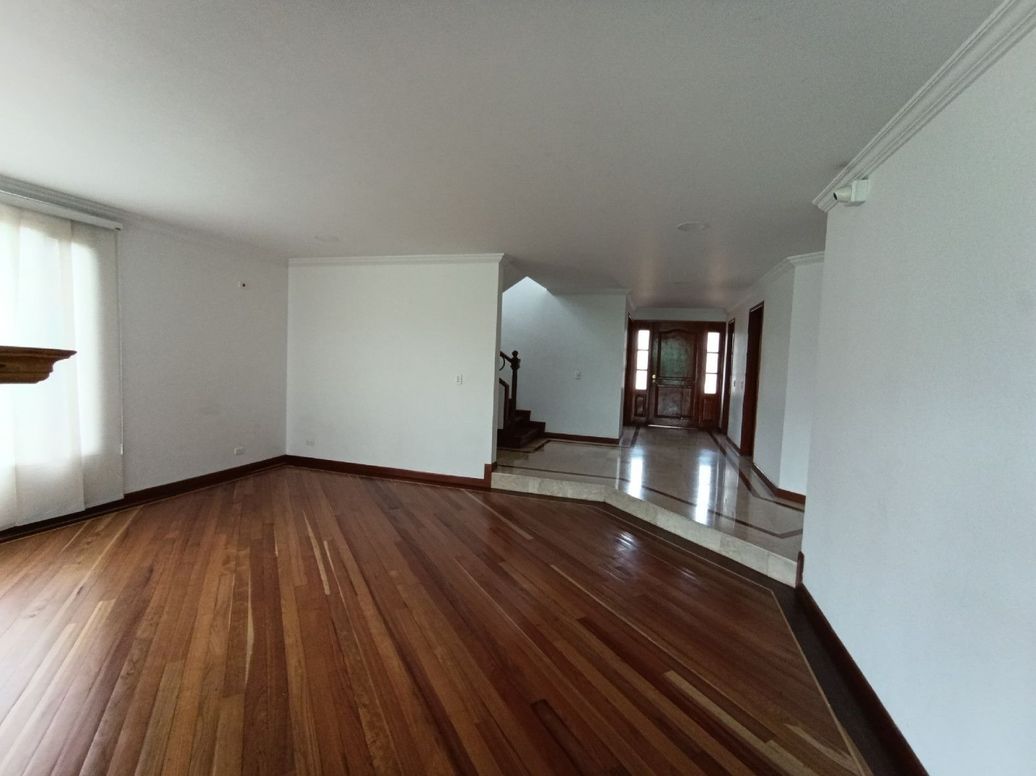 Casa de 4 alcobas en venta en San José De Bavaria, Bogotá, 400 m² · foto 10 de 20