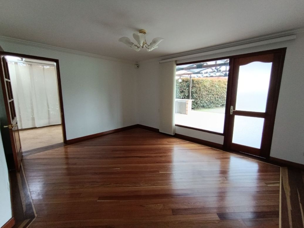 Casa de 4 alcobas en venta en San José De Bavaria, Bogotá, 400 m² · foto 12 de 20